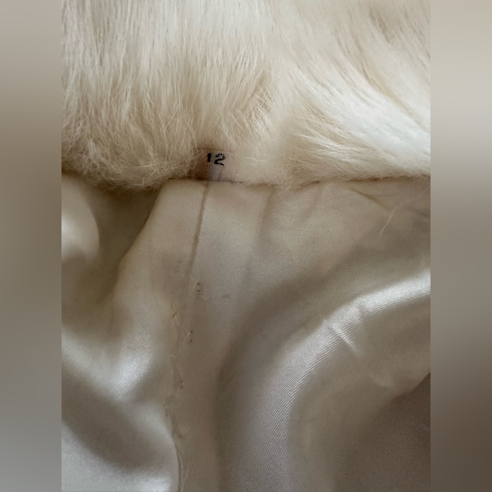 Luxurious Natural Blue Fox Fur Coat - Perfect for a Wedding - Picture 7 of 16